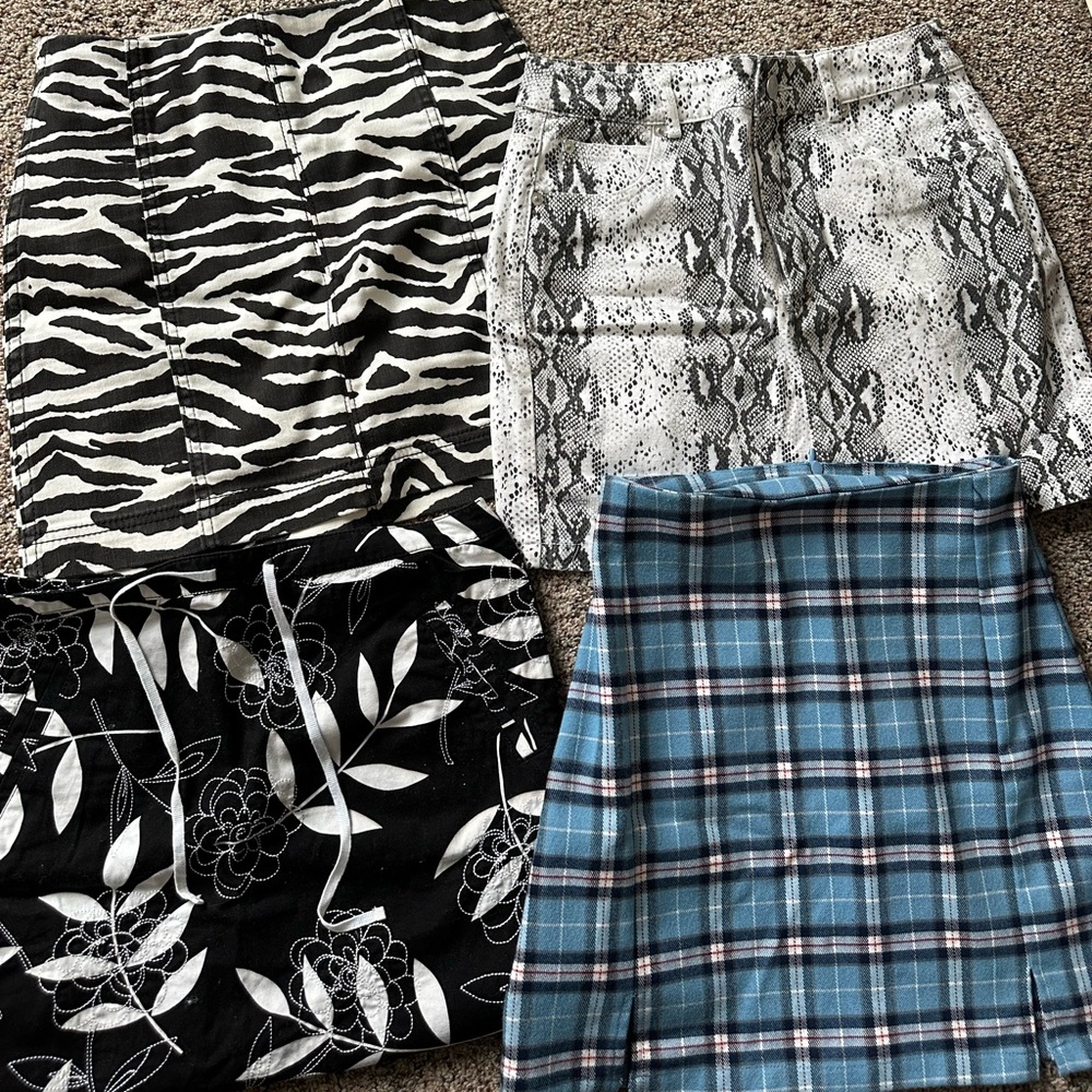 SKIRT BUNDLE OF 4!!! 🖤🖤 - Picture 8 of 10